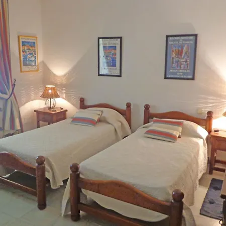 Holiday With Lovely Pool Area 300m From The Beach In Atalaya Playa *