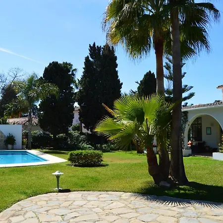 Villa Holiday With Lovely Pool Area 300m From The Beach In Atalaya Playa